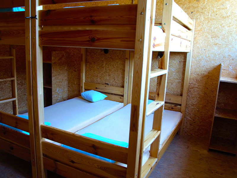 mehrbettzimmer-ausflug-gruppen-vereine-stockbetten-gruppenunterkunft-camping-halbmeil-wolfach-trendcamping