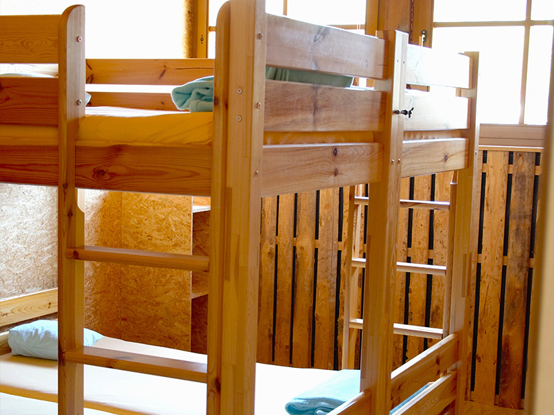 mehrbettzimmer-stockbetten-gruppenunterkunft-camping-halbmeil-wolfach-trendcamping